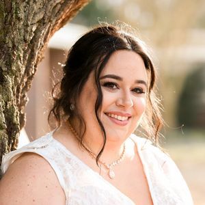 Meet your Posher, Hillary